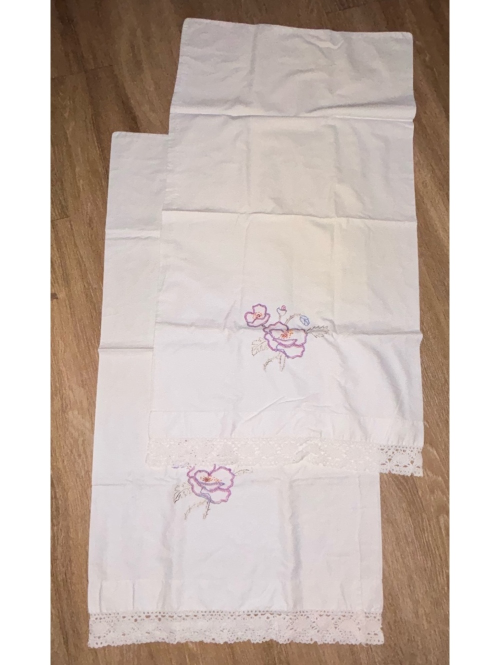 Vintage Embroidered Floral Lace Pillowcases Set of 2 D190